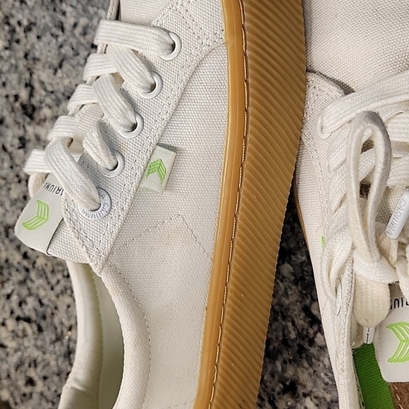Cariuma OCA Women's Cream Canvas  Sneakers Size 6 Sustainable Organic, Gum Sole - Picture 6 of 8